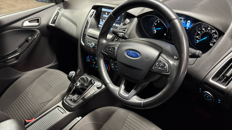 Ford Focus 1.0 EcoBoost 125 Titanium 5dr Petrol Hatchback